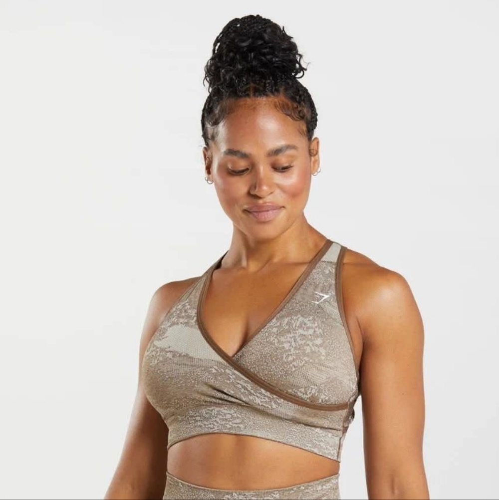 Gymshark Adapt Camo Seamless Sports Bra Pebble Grey Soul Brown Size Small EUC